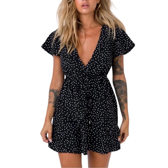 Princess Polly Bobbie Mini Dress Black Polka Dots size 4 V Neck Short Sleeve - Picture 3 of 14